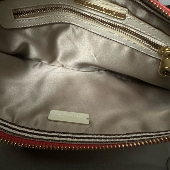 RARE Henri Bendel clutch on a chain with a big Logo in Snake print Orange - Picture 14 of 16